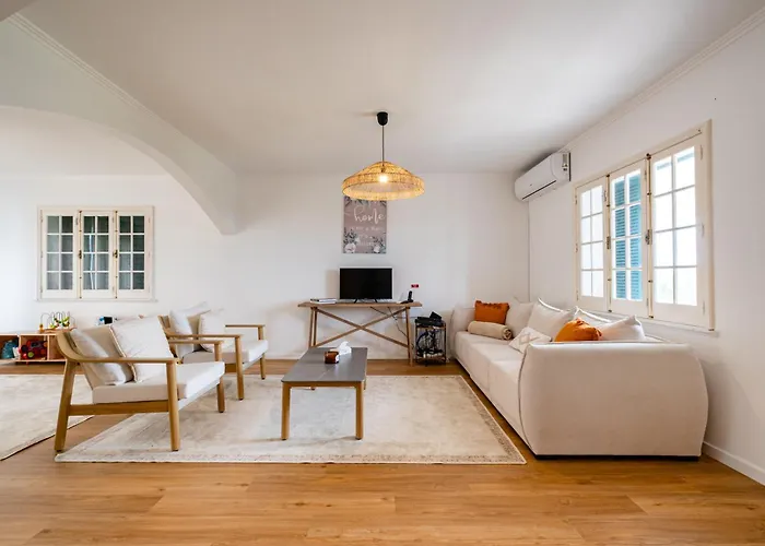 Hydrangea House Villa